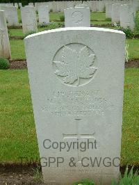 Etaples Military Cemetery - Hastings, Melville Alfred